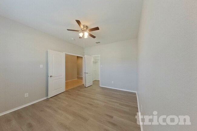 Building Photo - 522 Golden Bell Dr