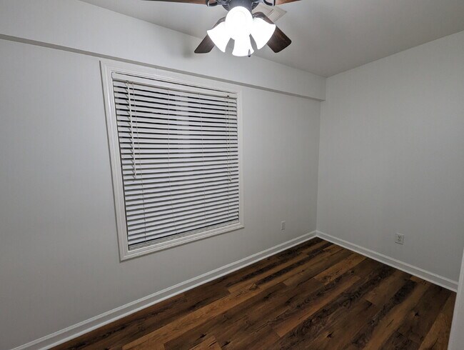 Building Photo - 126 Edgewood Blvd