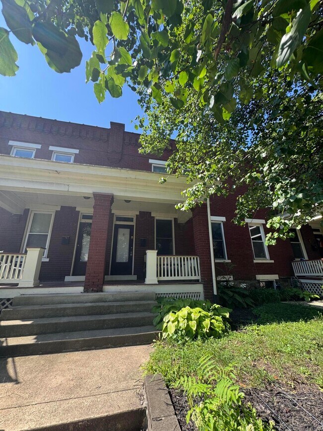 Building Photo - 293 E Mithoff St