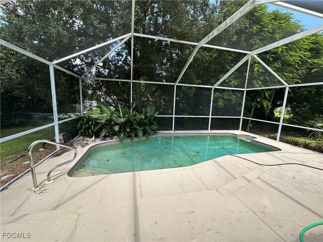 Building Photo - 8069 Anhinga Rd