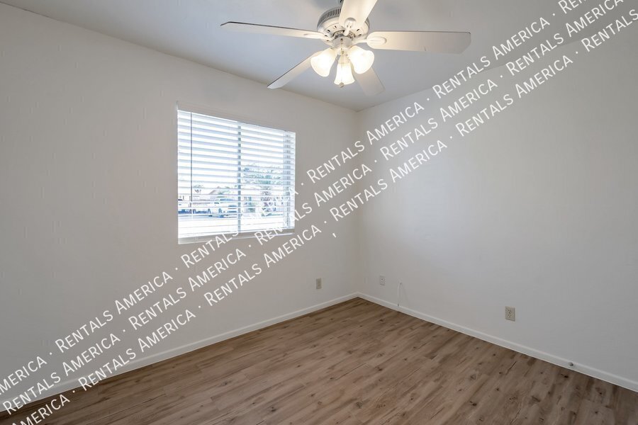 Building Photo - 2074 W Butler Dr