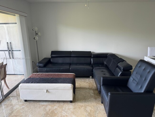 Building Photo - 12651 SW 16th Ct