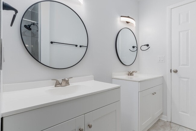 Building Photo - 400 Derby Ln