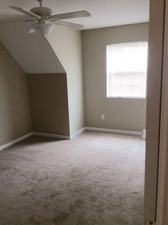 Building Photo - 5001 Scotch Pine Ave