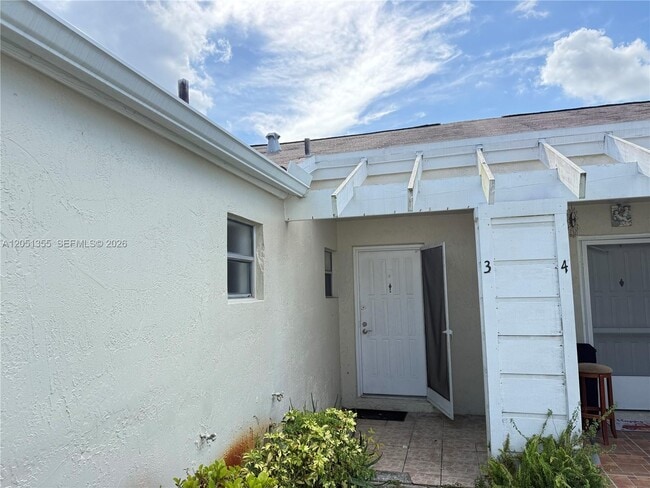 Building Photo - 21393 NE 8th Ct