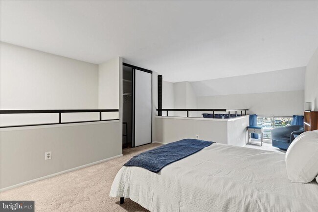 Building Photo - 3911 Woodhue Pl