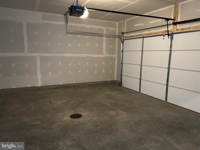 Building Photo - 224 Caterpillar Dr