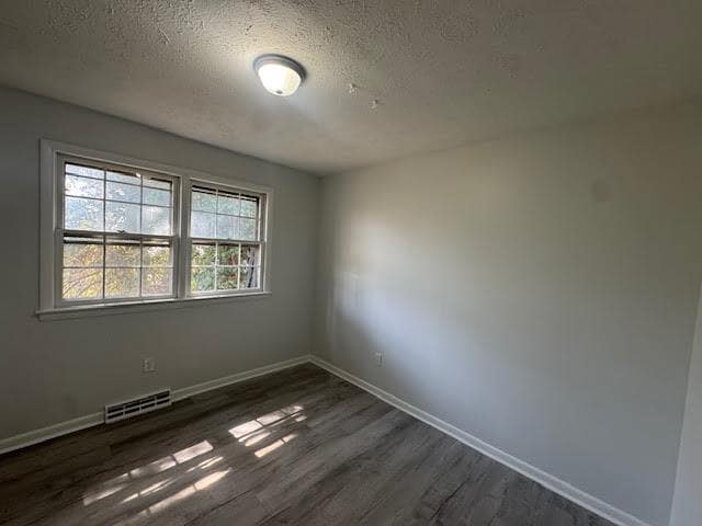 Building Photo - Newly Renovated - Pet Friendly-3-Bedroom 3 Bath Duplex in Front Royal with Modern Upgrades.