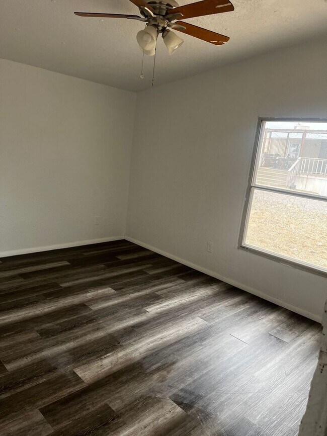 Building Photo - Home Located in Bloomfield NM