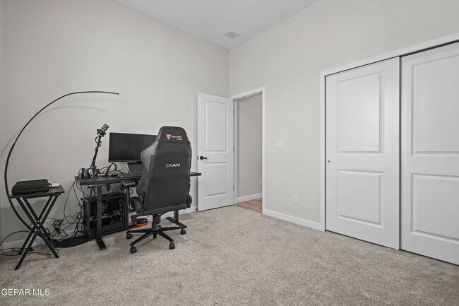 Building Photo - 12646 Amesbury