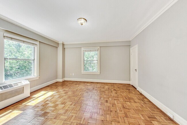 Building Photo - Elegant 2 Bedroom/ 2 Bath Unit in Westchester Cooperative - All Utilities Included!