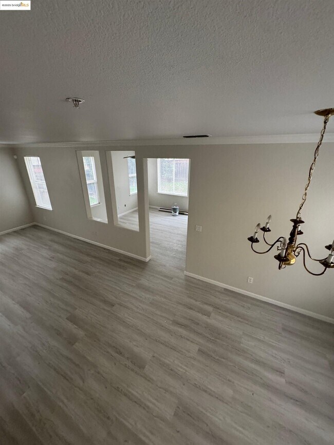 Building Photo - 68 Lexington Ct