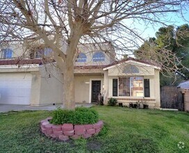 Building Photo - Remodeled 4+3 - $3200