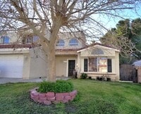Building Photo - Remodeled 4+3 - $3600