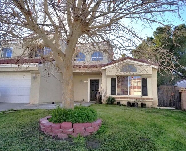 Primary Photo - Remodeled 4+3 - $3600