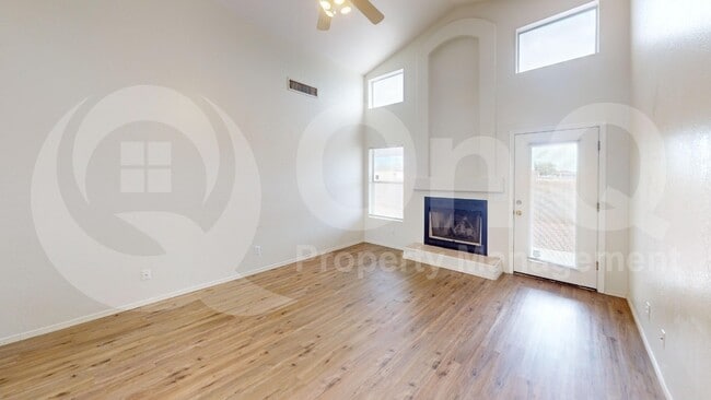 Building Photo - 8305 N Solitude Way