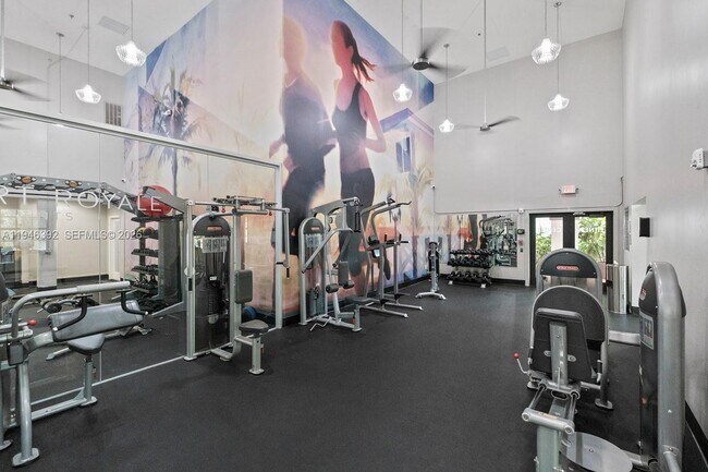 Building Photo - 3101 Port Royale Blvd