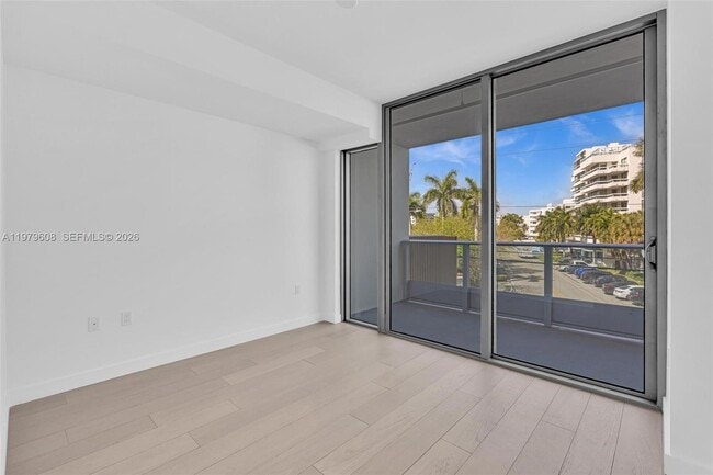 Building Photo - 9201 E Bay Harbor Dr