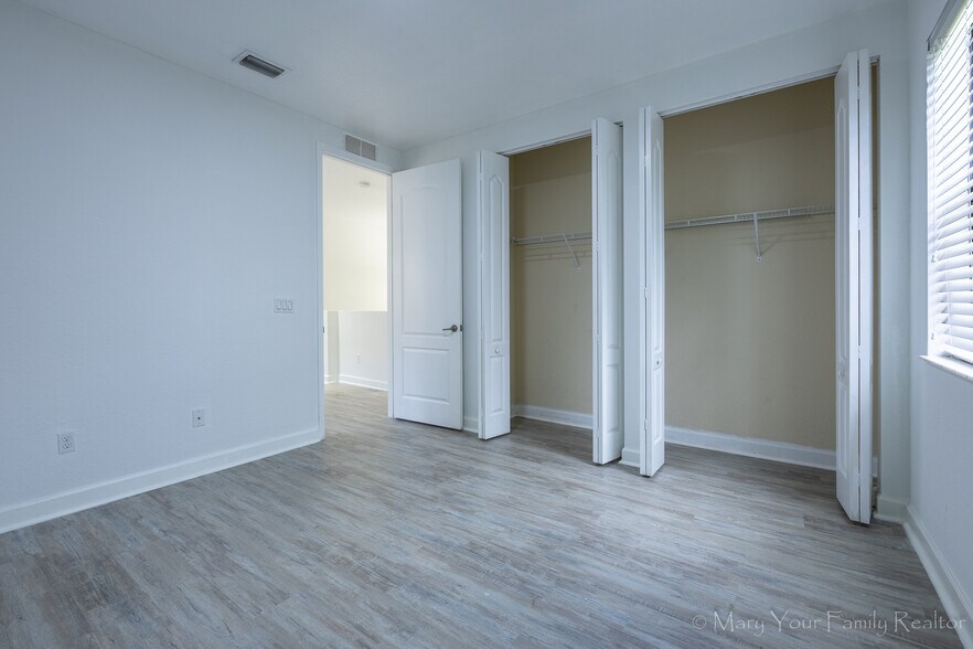 Building Photo - 3841 Aspen Leaf Dr