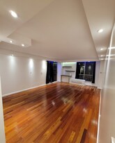 Building Photo - 33 Pond Ave