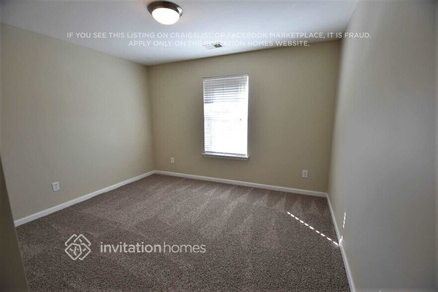 Building Photo - 4007 Fine Robe Dr