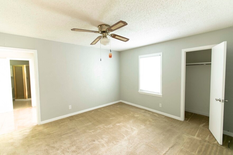 Master Bedroom - 7459 Mohawk Ave