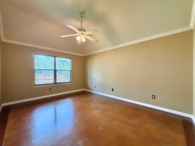 Building Photo - 14900 Doria Dr