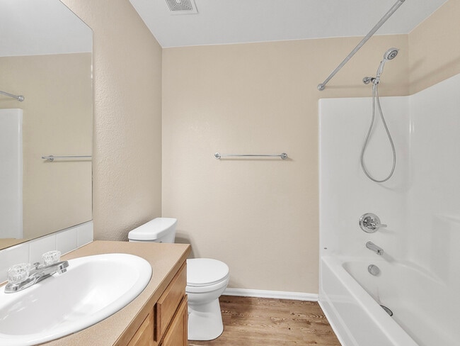 Building Photo - Charming 3 beds 2.5 baths in Firestone