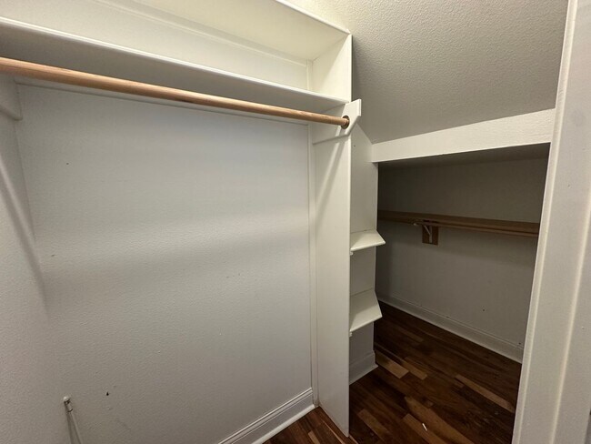 Building Photo - 3934 Hanover Pl