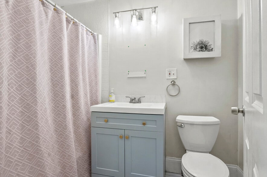 Primary Photo - 60 Beacon St