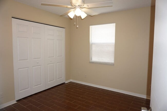 Building Photo - 3 Bedroom 2 Bathroom with Bonus Room