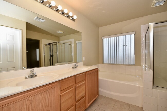 Building Photo - Beautiful Southwest 2-Story Home with Spacious Layout & Covered Patio