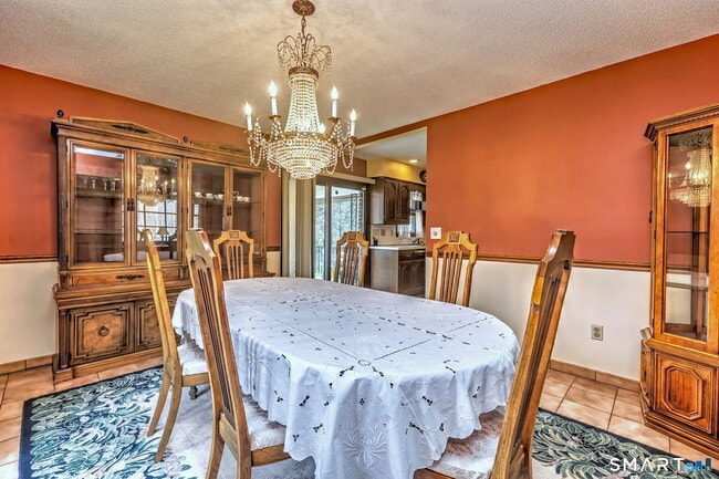 Building Photo - 4565 Madison Ave