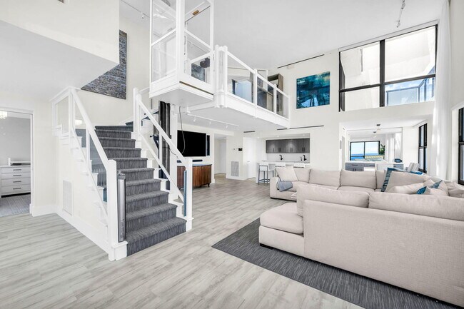 Building Photo - 3115 S Ocean Blvd