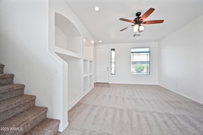 Building Photo - 2513 E Flintlock Pl
