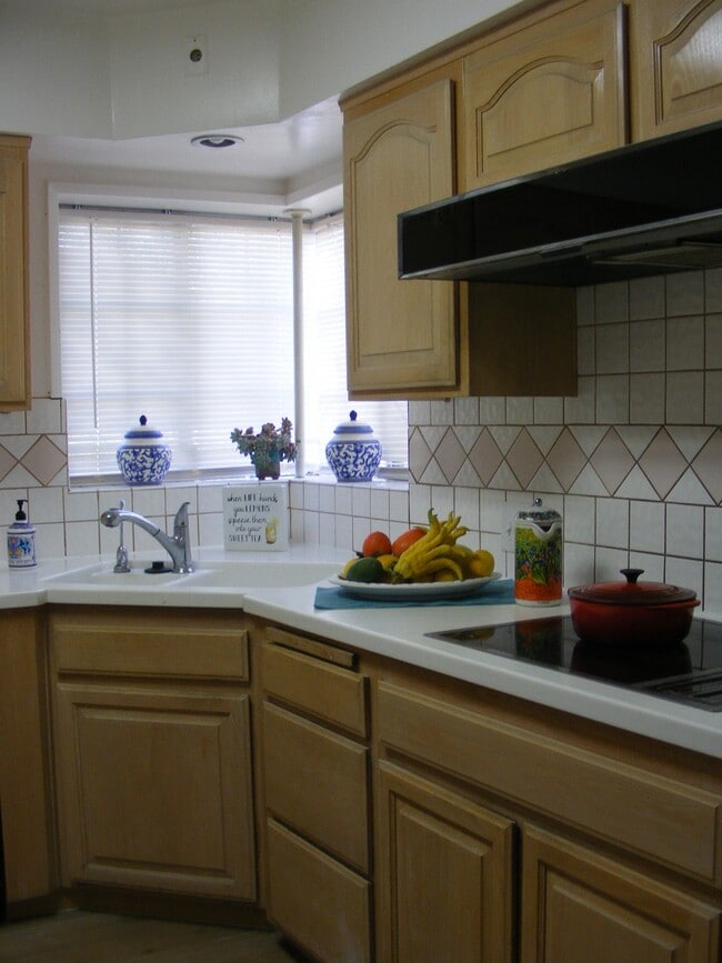 Building Photo - 13218 McKinley Ave