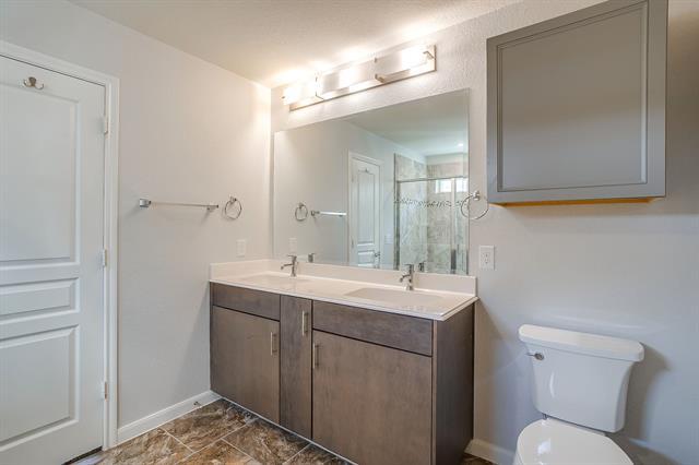 Building Photo - 817 Woodmark Dr