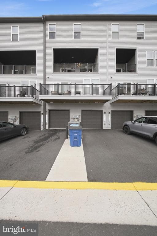 Building Photo - 20354 Newfoundland Sq