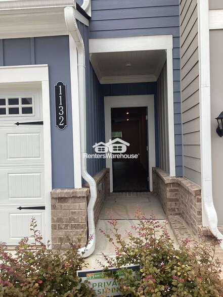 Building Photo - 1132 Chastain Dr