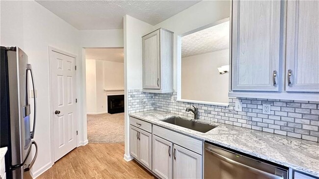 Building Photo - 6243 Shoreview Cir