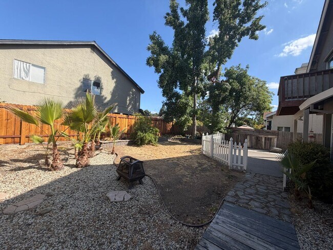 Building Photo - 8420 Oak Flat Way