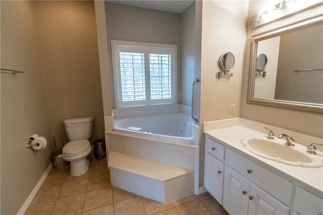 Building Photo - 20781 Low Gap Rd