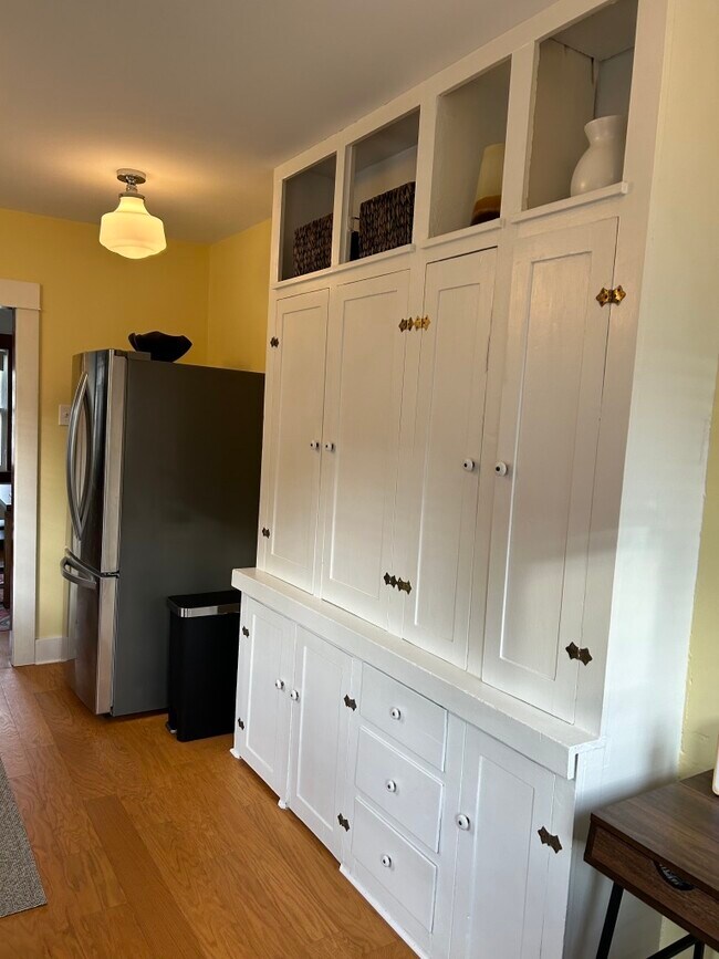 Building Photo - 532 Molino Ave