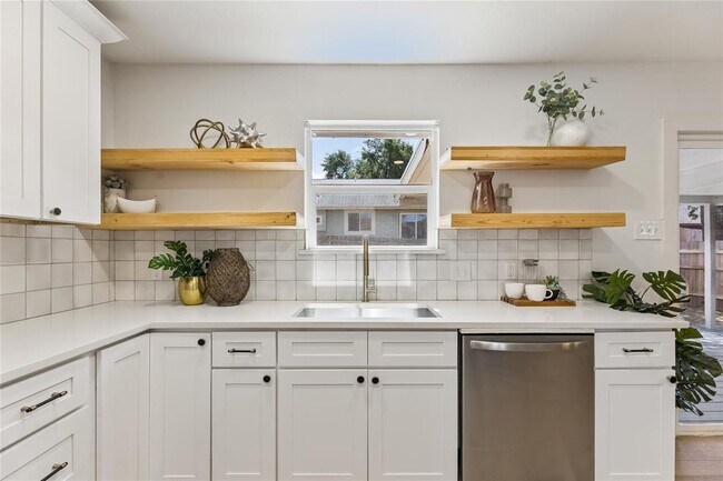 Building Photo - 7901 Seminary Ridge Dr