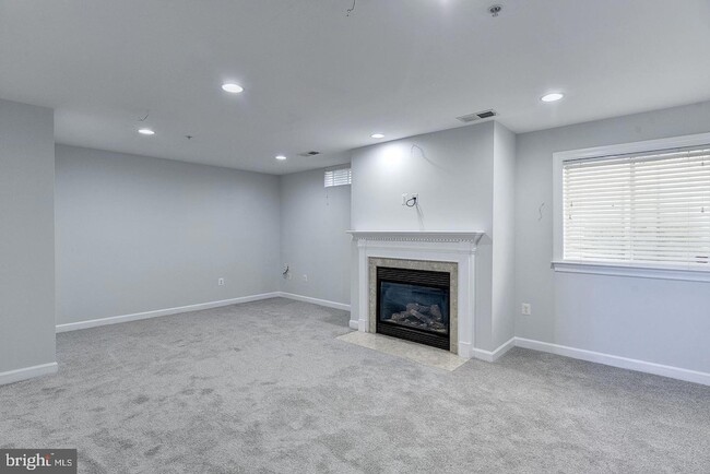 Building Photo - 7576 Maidenhead Dr