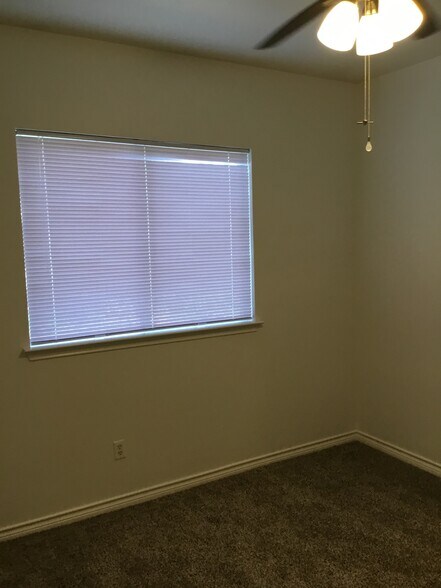 Building Photo - 2909 Whisper Oaks Ln