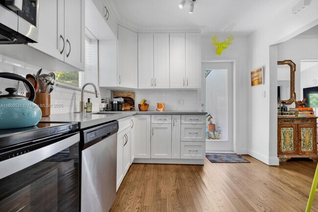 Building Photo - 435 NE 86th St