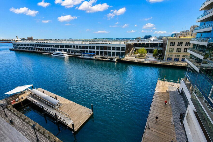 Building Photo - 100 Pier 4 Blvd.