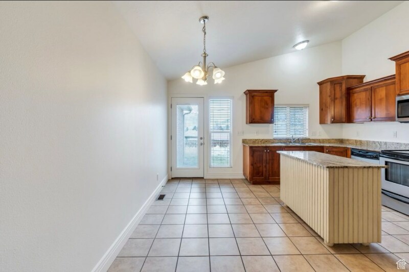 Building Photo - 1145 E 200 S