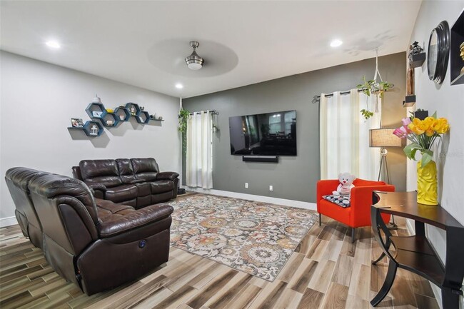 Building Photo - 2445 Whittler Br